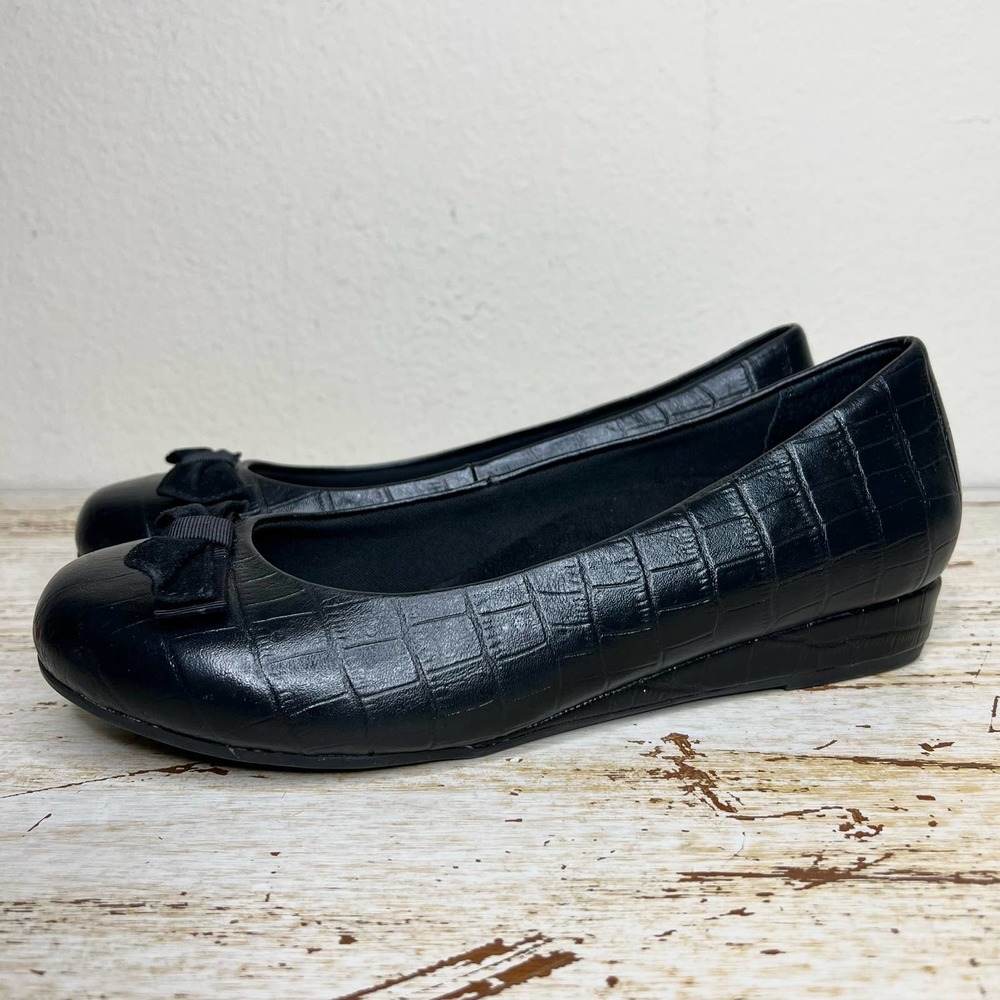 Vionic Black Croc-Embossed Bow Ballet Flats
